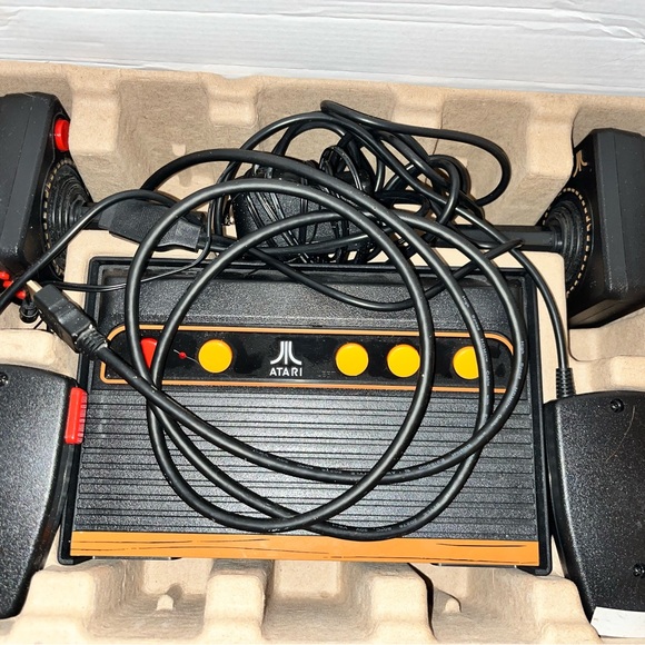 Atari Flashback 8 Gold Deluxe Console - Black and Gold - Picture 4 of 4